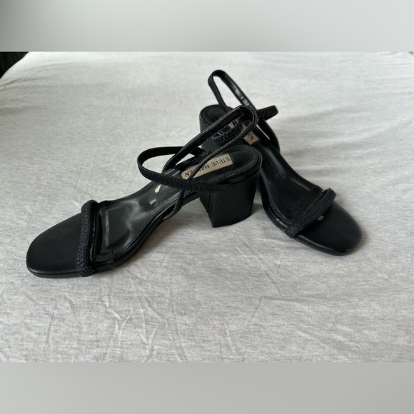 Steve Madden size 6 women’s chunky black leather block heels w/ stretchy straps - Picture 1 of 8